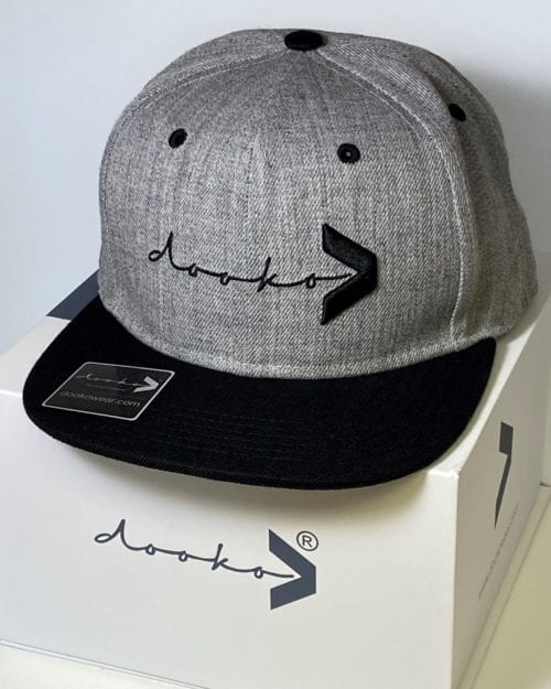 dooko snapback black and grey